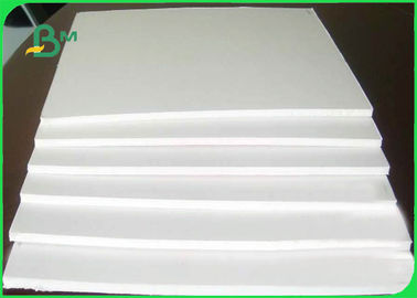 Virgin Pulp Putih Kraft Liner Paper Sheet / Roll 100gsm Untuk Tas Belanja