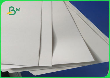 80gsm / 100gsm / 120gsm Virgin White Kraft Paper Dalam Gulungan Kelembaban Bukti