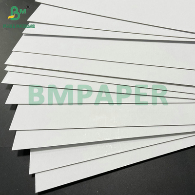 Kekuatan yang baik 1mm 2mm Laminated Cardboard Dengan Kedua Sisi Putih Grey Tengah