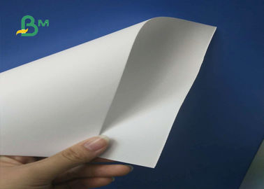 Permukaan kertas halus Virgin Kraft Paper Sheets untuk kantong makanan / cangkir kertas