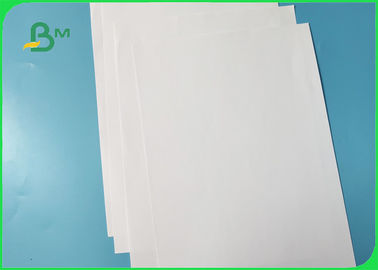 Putih Penyerapan Tinta Yang Baik Tanpa Kertas Woodfree Untuk Pencetakan Buku Pelajaran Sekolah