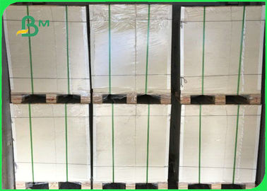 Tinggi Kekakuan 230gsm - 400gsm 70 * 100cm C1S FBB Board Untuk Paket Kotak