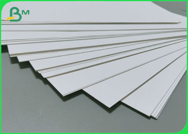 100% Wood Pulp White Cardboard Untuk Kalender dan Pencetakan 230g - 400g