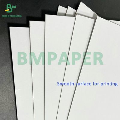 Kekuatan yang kuat 1mm 1.5mm Putih Atas Putih Kembali Laminasi Kardus Kekerasan