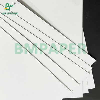 Kekuatan yang baik 1mm 2mm Laminated Cardboard Dengan Kedua Sisi Putih Grey Tengah