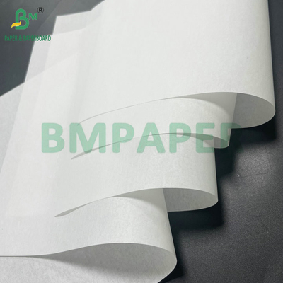 Fleksibilitas yang baik 40gsm Kertas tanpa kayu dalam gulung untuk sisipan lipat