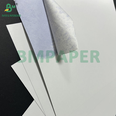 300 gram Glossy Coating 2 Side Poker Paper Dengan Core Biru 71 x 65cm