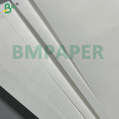 0.135mm 0.14mm Kekuatan Segel Tinggi Kekuatan Tarikan Tinggi 1073B 1059B Kain Medis - Kelas Nonwoven Dupont Paper Untuk Sterilisasi Kantong