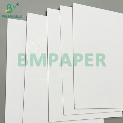Kardus Putih Pulp Kayu 2mm 2.5mm Kekuatan Tinggi untuk Papan Tampilan POS Indoor