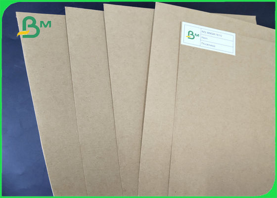 FSC 70 * 100 CM Brown Kraft Liner Board Warna Alami Tahan Air Mata Dalam Gulungan