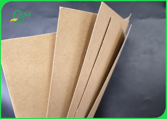 FSC 70 * 100 CM Brown Kraft Liner Board Warna Alami Tahan Air Mata Dalam Gulungan