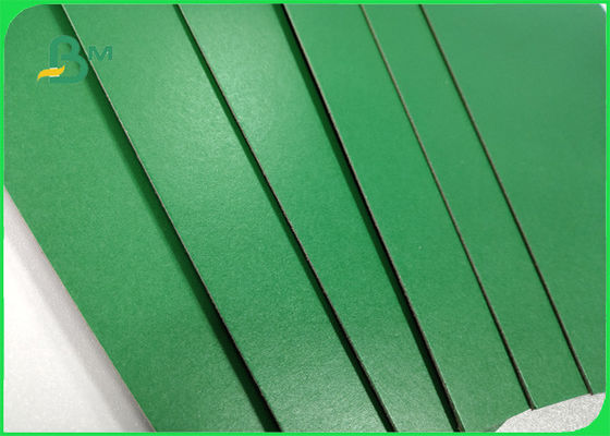 FSC Terakreditasi 1.2 MM Green Board Great Stiffiness Rolls Packing Untuk Membuat Kotak