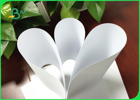 104% Putih Panjang Butir Kayu Gratis Offset Kertas FSC &amp; Bersertifikat ISO